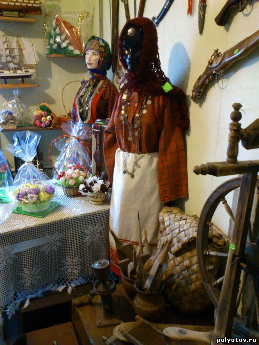 souvenir shop store museum ethnic udmurt folk art creation exhibit image сувенирная лавка магазин музей выставка этнический удмуртское народное творчество картинка