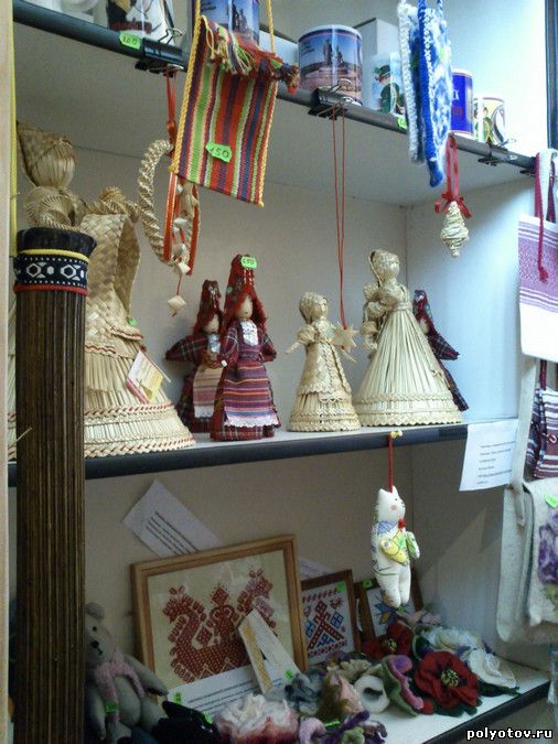 souvenir shop store museum ethnic udmurt folk art creation exhibit image сувенирная лавка магазин музей выставка этнический удмуртское народное творчество картинка
